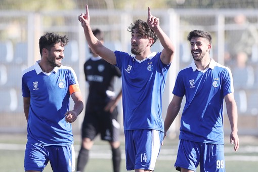 کیا - استقلال