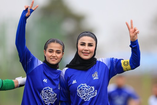 آوا تهران - ملوان بندرانزلی