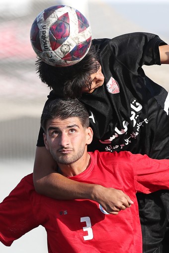 راه آهن نوین باقرشهر - پیروزان فوتبال تکین