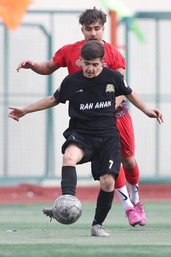 راه آهن مهر - سرخ پوشان آرنا