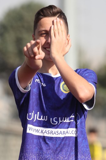 فوتوشات تیم فوتبال آرمان آفرینان